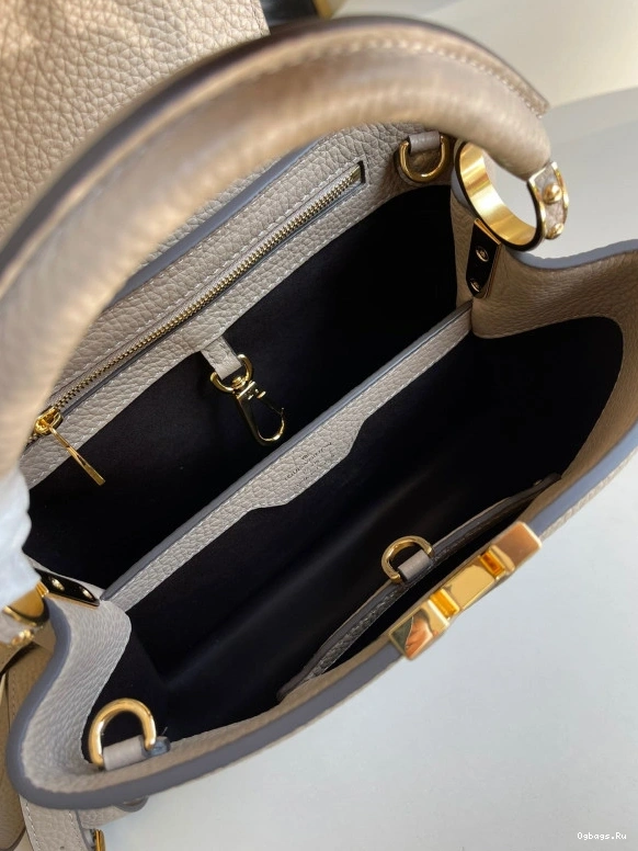 BB LOUIS CAPUCINES VUITTON 0127